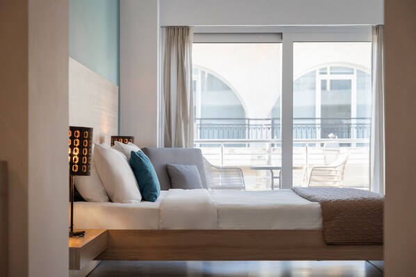 Comfort Double Room | Egyptian cotton sheets, premium bedding, memory foam beds, in-room safe - Sette Suites & Rooms - Adults Only (Xylokastro-Evrostina)