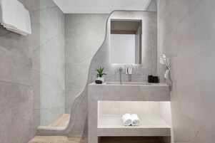 Grand Double Room | Bathroom