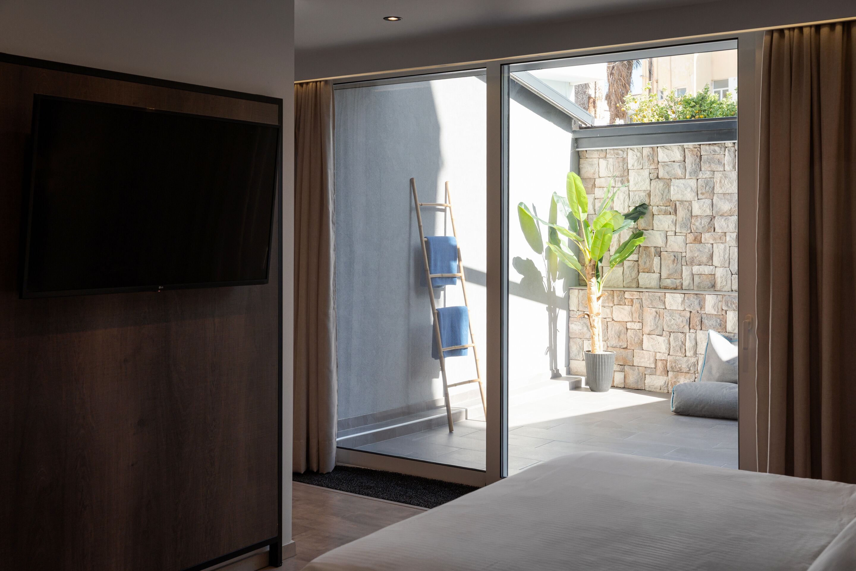 Executive Suite | エジプト綿のシーツ、高級寝具、低反発ベッド、セーフティボックス (室内)