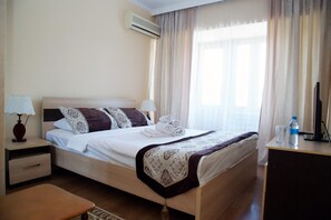 1 bedroom, desk, iron/ironing board, free WiFi