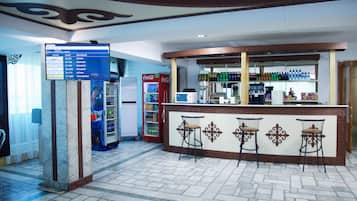 Bar (trong khuôn viên)