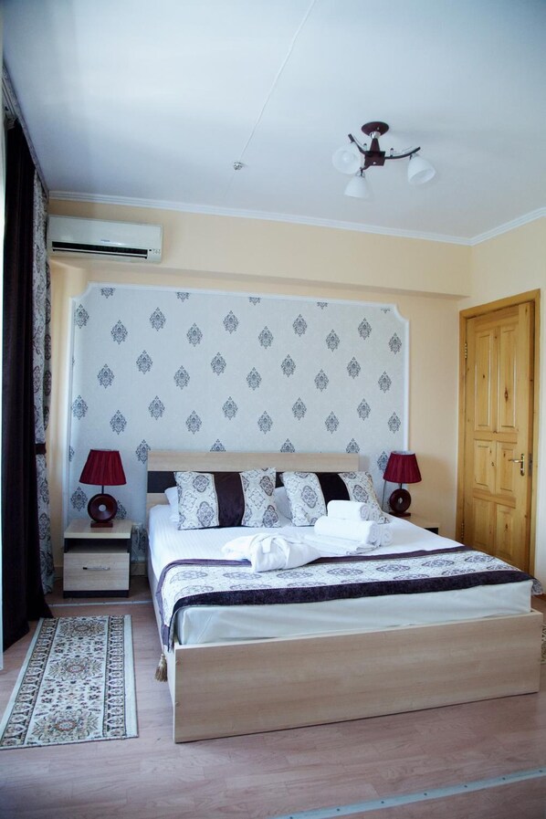 Desk, iron/ironing board, free WiFi, bed sheets