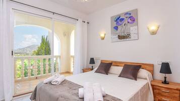 3 chambres, fer et planche Ă repasser, Wi-Fi, draps fournis