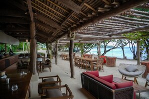 2 restaurants, breakfast, lunch served; local and international cuisine 