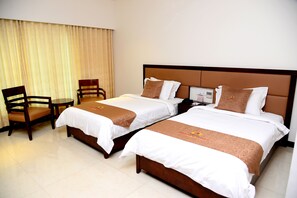 Két bảo mật tại phòng, phòng cách âm, bàn ủi/dụng cụ ủi quần áo 