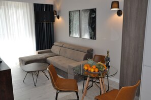 Deluxe-Apartment | Laptopgeeigneter Arbeitsplatz, Bügeleisen/Bügelbrett, kostenloses WLAN