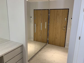 디럭스 아파트 | 거실 공간 | 평면 TV