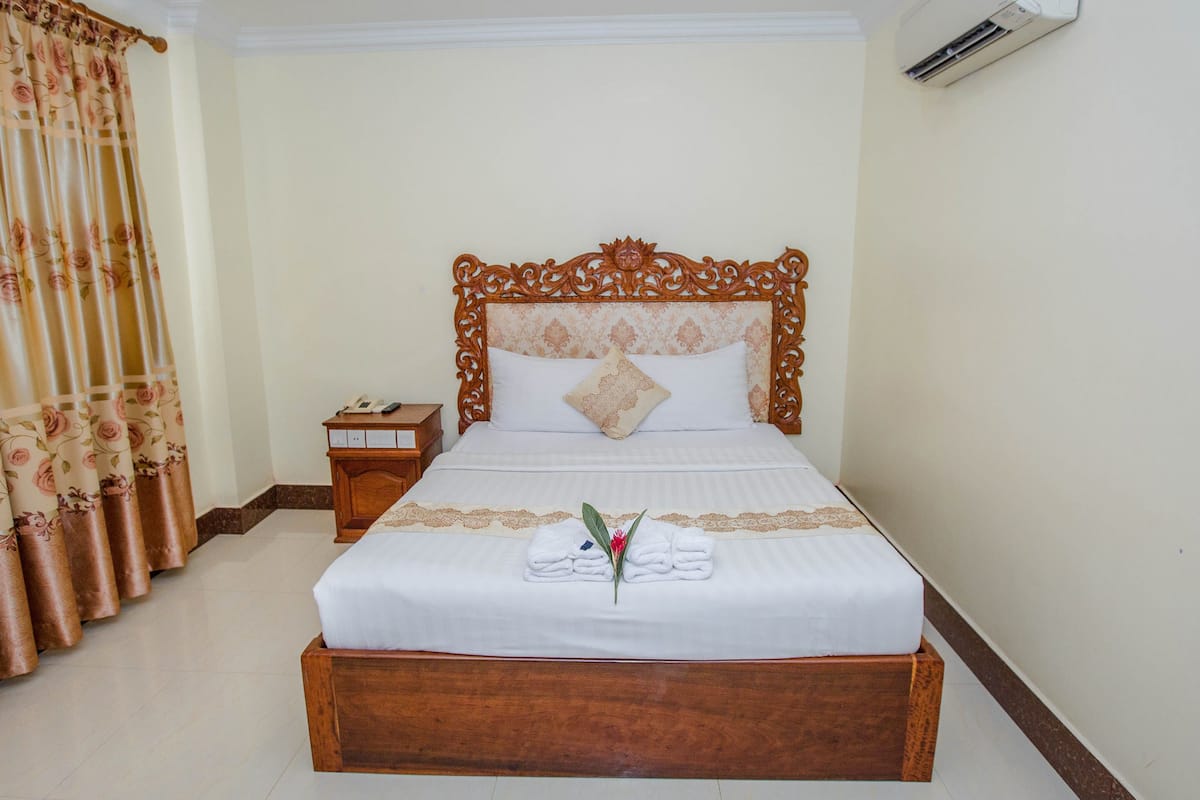 1 habitación, escritorio, wifi gratis y ropa de cama