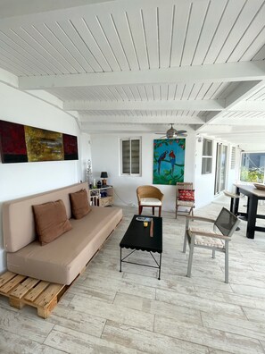 Télévision, chaîne hi-fi