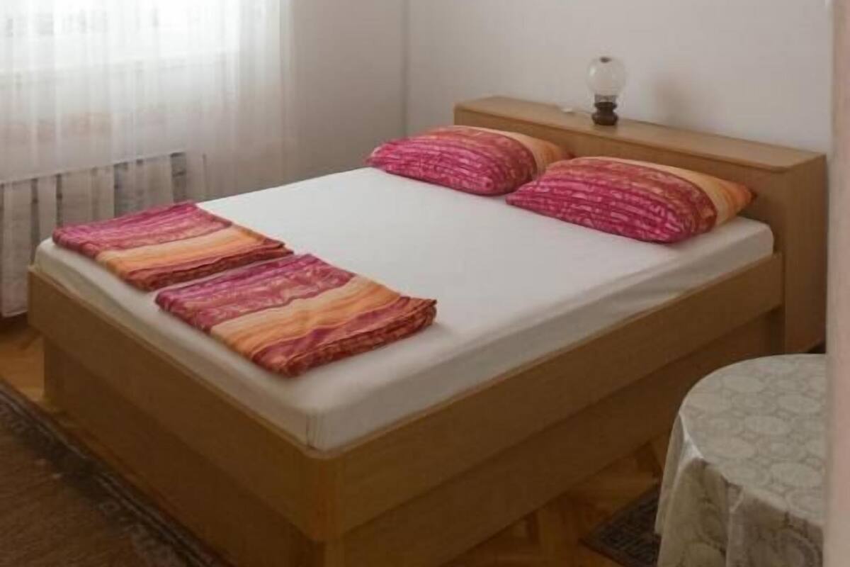 Triple Room, Balcony | Desk, blackout curtains, free WiFi, bed sheets