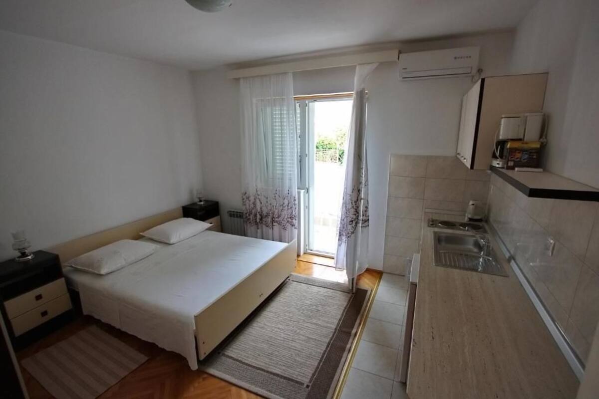 Studio, Balcony | Desk, blackout curtains, free WiFi, bed sheets