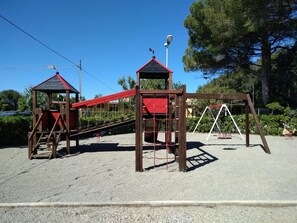 Außen-Kinderspielplatz