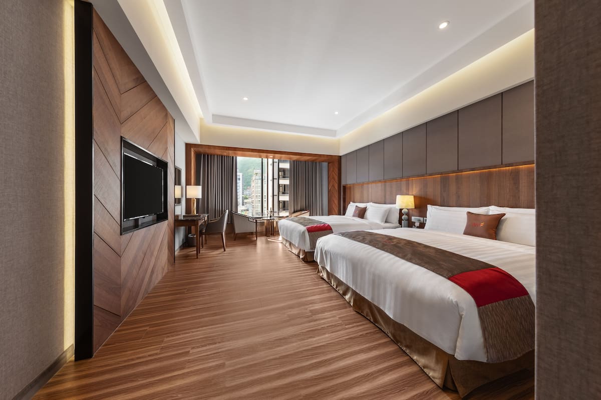 Standard Quadruple Room | 1 bedroom, in-room safe, desk, laptop workspace