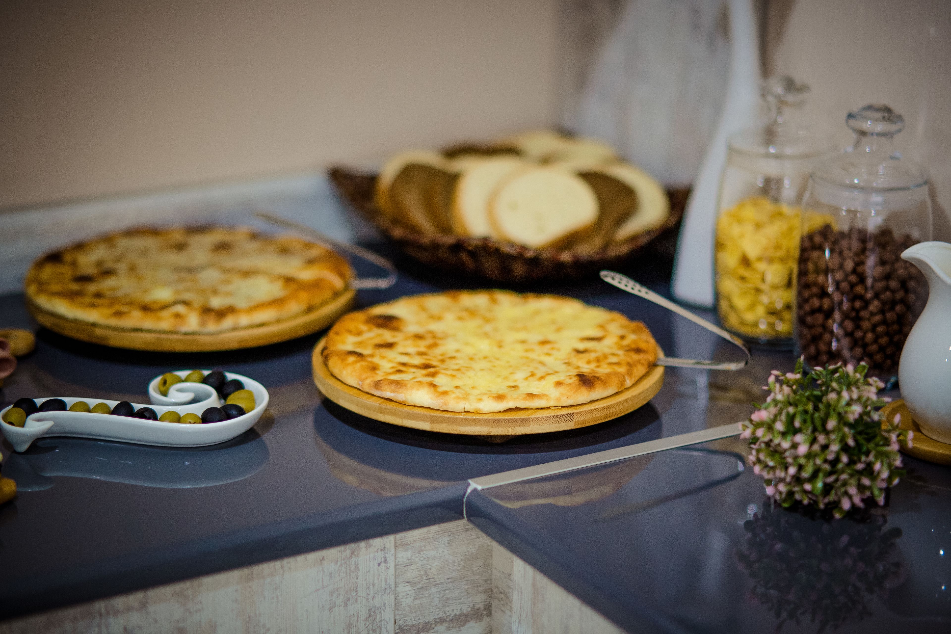 daily buffet breakfast for a fee