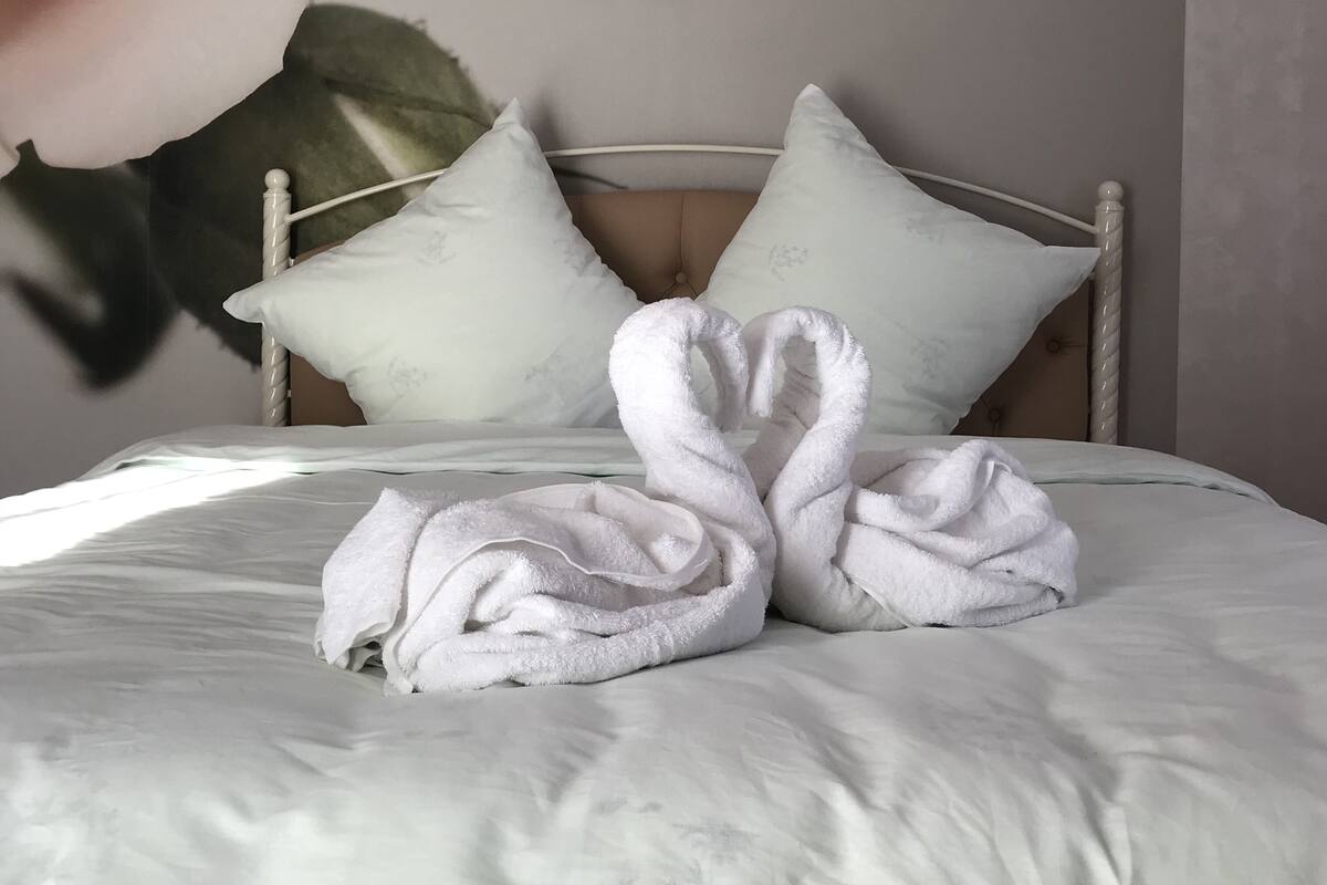 Comfort Suite, 2 Bedrooms | Premium bedding, Select Comfort beds, in-room safe, blackout drapes