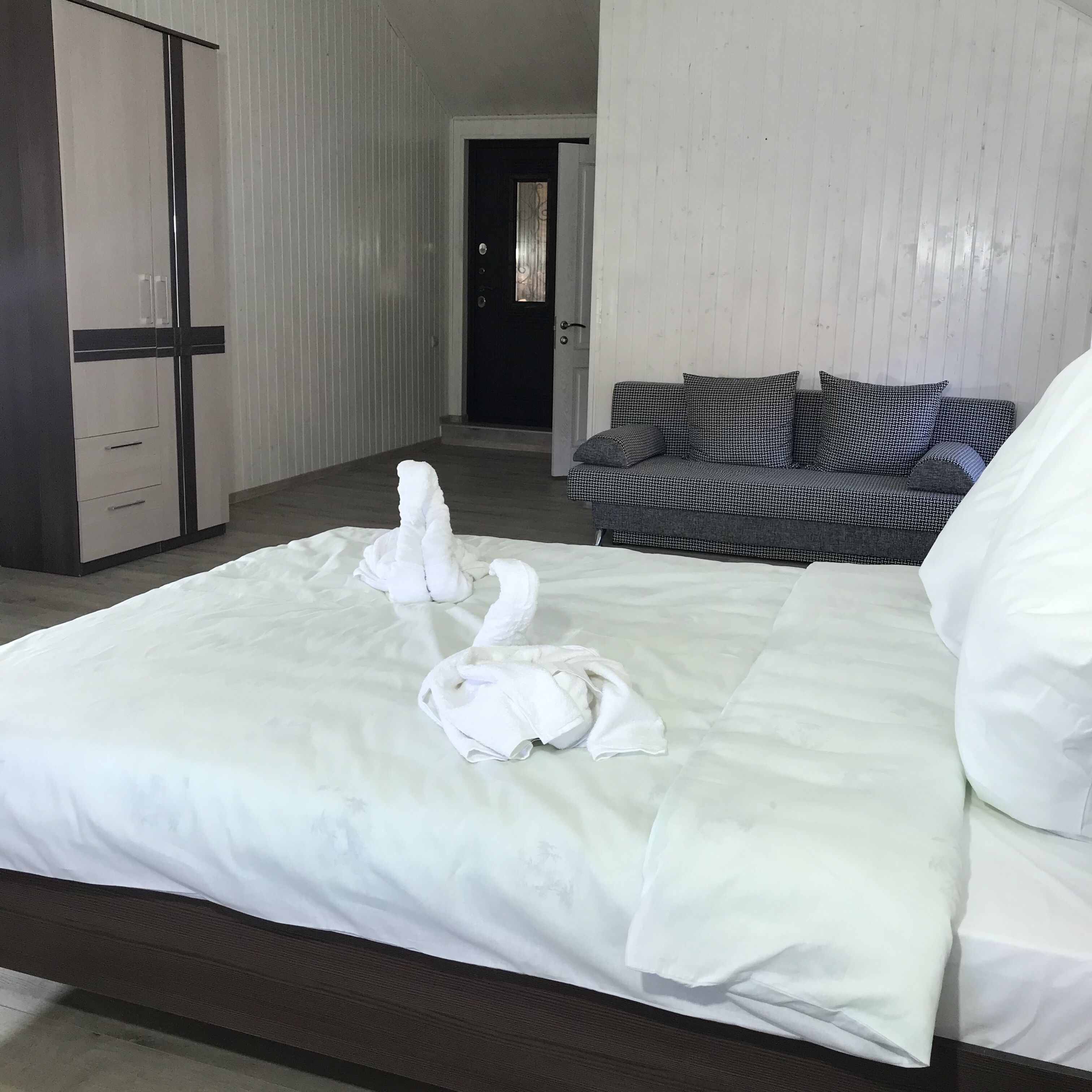 Comfort Studio, 1 Queen Bed with Sofa bed | Premium bedding, Select Comfort beds, in-room safe, blackout drapes