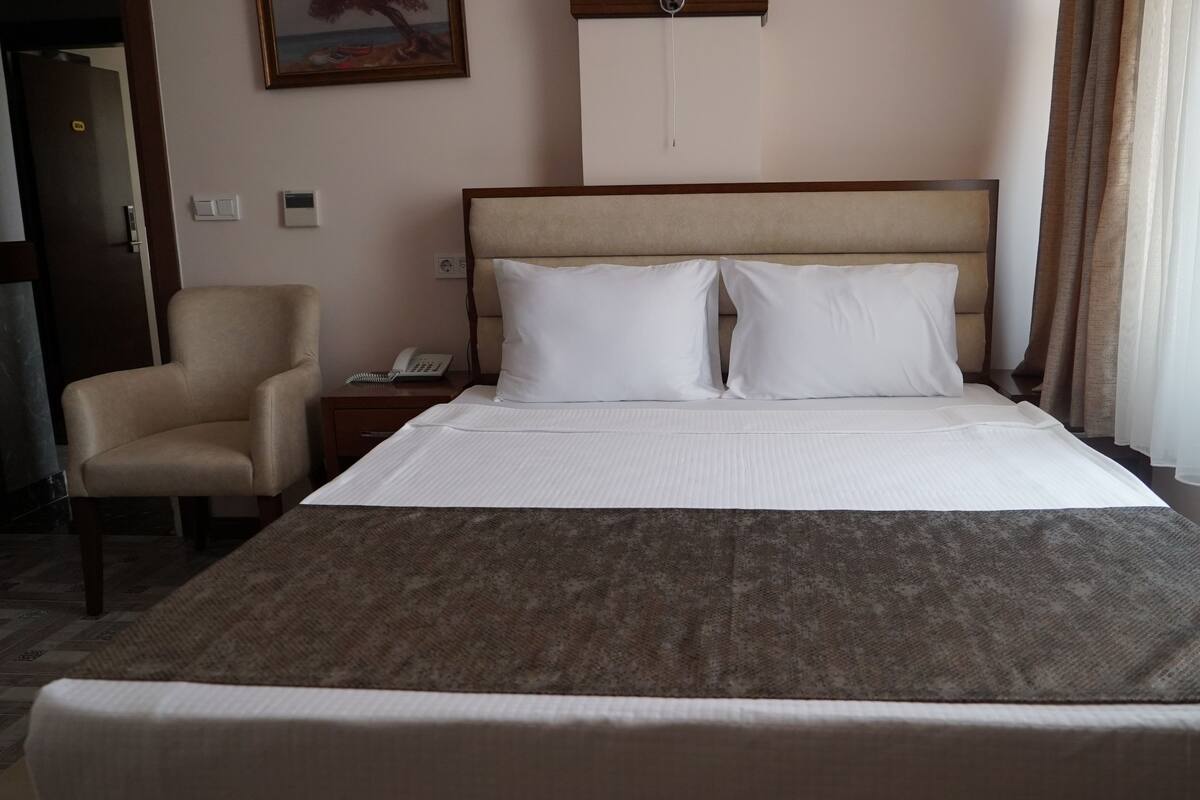 1 habitación y artículos del minibar gratis