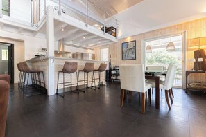 Dining - Villa Gauzes - California-Inspired Villa – Heated Pool, A/C & Comfort (La Teste-de-Buch)