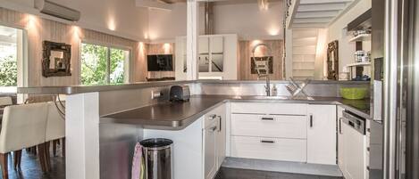 Fridge, microwave, oven, dishwasher