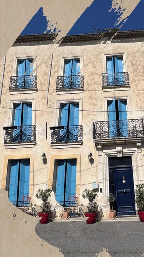 Front of property - Entre MIDI - Maison d'Hôtes - B&B (Capestang)
