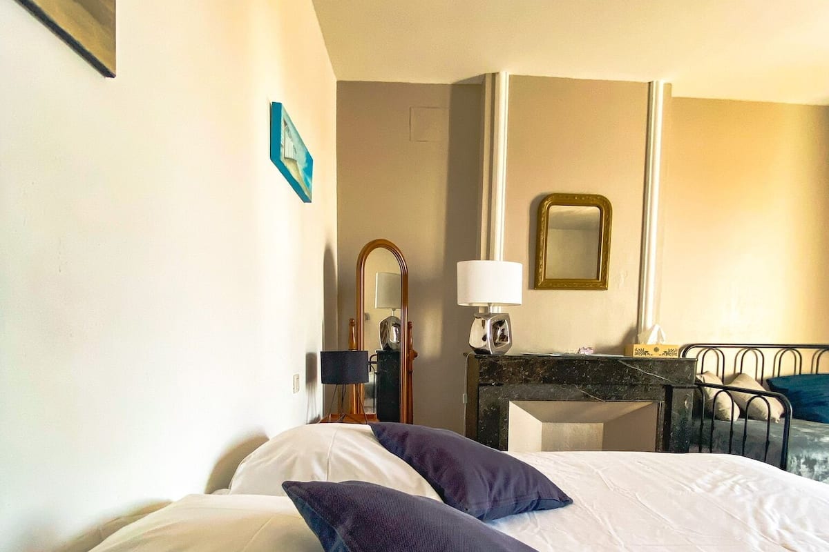 Habitación superior con 1 cama matrimonial o 2 individuales, varias camas, para no fumadores, balcón | Ropa de cama de alta calidad y decoración personalizada