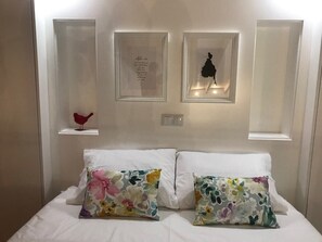 1 chambre, fer et planche à repasser, accès au Wi-Fi (inclus)