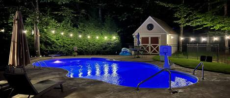 Alberca al aire libre y alberca climatizada