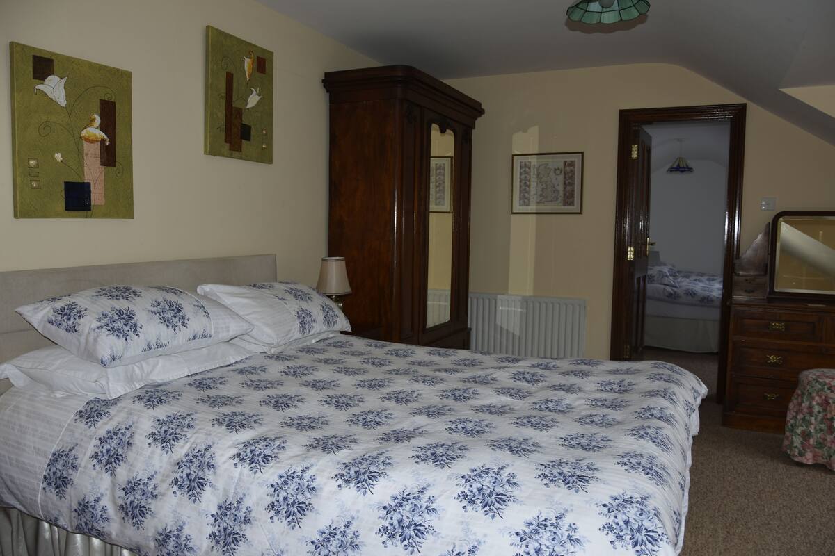 Family Room, 2 Bedrooms (2 Adults + 2 Children) | Free WiFi, bed sheets