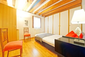 Appartement Duplex, 2 chambres, vue canal, côté jardin