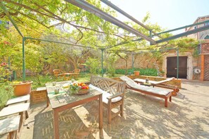Dúplex, 2 habitaciones, vista al canal, en el área del jardín | Terraza o patio