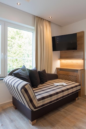 Hypo-allergenic bedding, in-room safe, desk, iron/ironing board - Hotel Derichsweiler Hof (Nümbrecht)