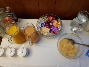 Free daily English breakfast  - The Windmill Inn (Beverley)
