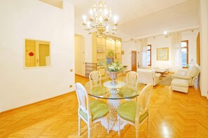 Appartement, 2 chambres | 2 chambres, bureau, fer et planche à repasser, Wi-Fi gratuit