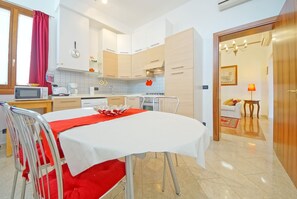 Appartement, 1 chambre, vue canal | Cuisine privée