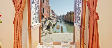 Departamento, 1 habitación, vista al canal | Vista desde la habitación