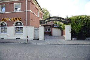 Front of property - Pension und Monteurzimmer VICTORIA (Ludwigshafen)