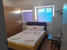 Quarto duplo | Escrivaninha, Wi-Fi de cortesia