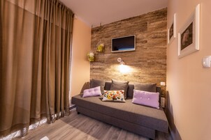 Quarto casal | Individualmente decorados, individualmente mobiliados, escrivaninha