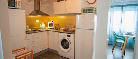 Cozy Studio | 1 bedroom, individually decorated, individually furnished, desk