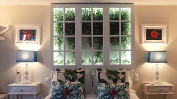 1 chambre, décoration personnalisée, ameublement personnalisé, bureau