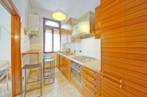 Apartment, 2 Schlafzimmer, Terrasse | Eigene Küche | Großer Kühlschrank, Mikrowelle, Herdplatte, Toaster