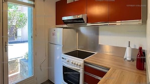 Unclassified image, 3 of 14, button - 4PA76 - Apartment with swimming pool and parking (COLLIOURE)