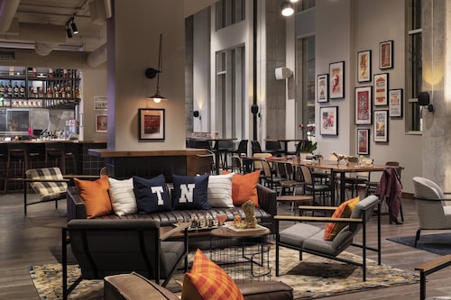 Moxy Nashville Vanderbilt Area