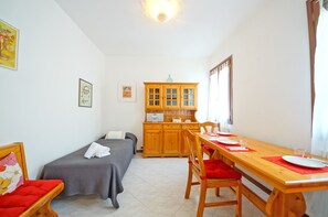 Appartement, 1 chambre | Coin séjour