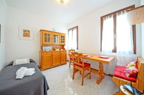 Apartment, 1 Schlafzimmer | Wohnbereich