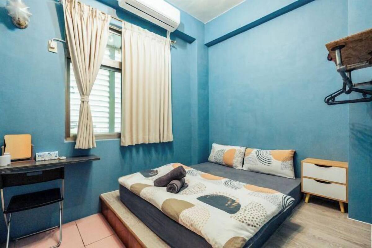 Blackout curtains, bed sheets