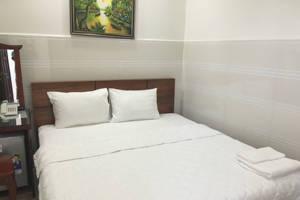 Desk, blackout curtains, rollaway beds, free WiFi