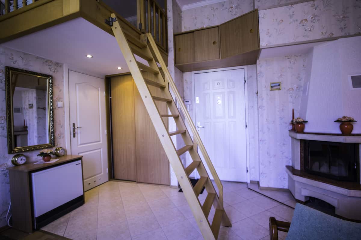 Classic Apartment | Individually decorated, individually furnished, iron/ironing board