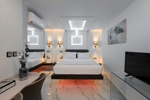 Ropa de cama hipoalergénica y minibar 