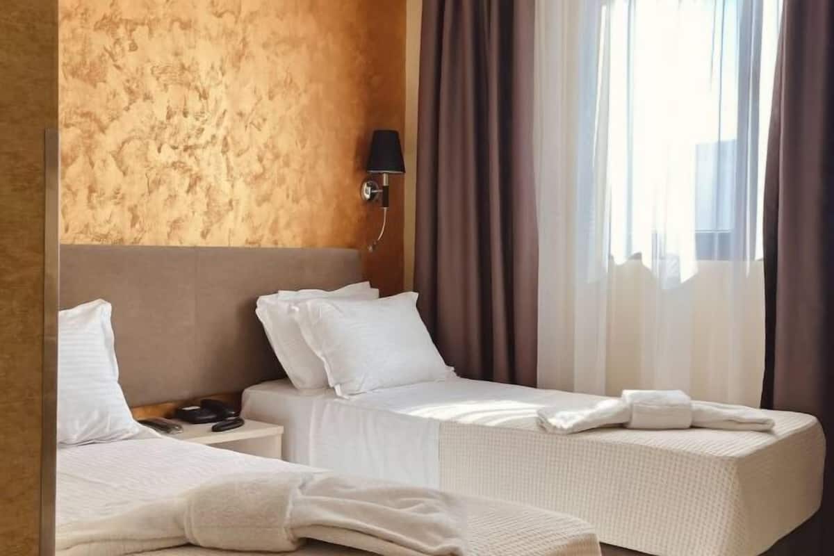 Hypo-allergenic bedding available, minibar, in-room safe, soundproofing